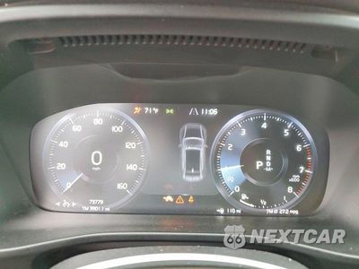 Zdjęcie 9 z 13 samochodu: 2020 VOLVO XC40 T5 R-DESIGN VIN:YV4162UM2L2246758 - miniatura