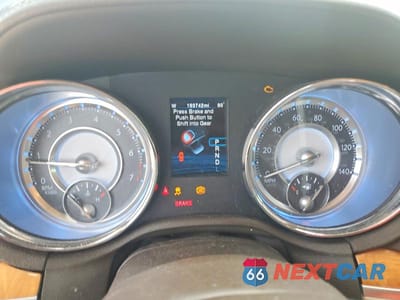 Zdjęcie 9 z 12 samochodu: 2012 CHRYSLER 300 LIMITED VIN:2C3CCAHG3CH313964 - miniatura