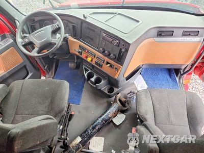 Zdjęcie 8 z 14 samochodu: 2019 FREIGHTLINER CASCADIA 126 SEMI TRUCK VIN:3AKJHHDR2KSKF3612 - miniatura