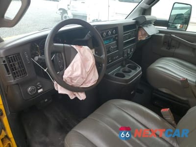 Zdjęcie 8 z 13 samochodu: 2022 GMC SAVANA BOX TRUCK VIN:7GZ37TC75NN003279 - miniatura