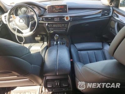Zdjęcie 8 z 13 samochodu: 2015 BMW X5 XDRIVE50I VIN:5UXKR6C56F0J75868 - miniatura