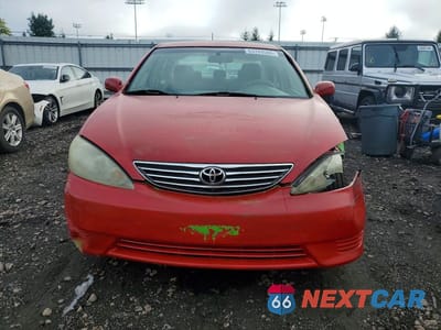 Piąte zdjęcie samochodu w środku: 2005 TOYOTA CAMRY LE VIN:4T1BE30KX5U969085 - miniatura