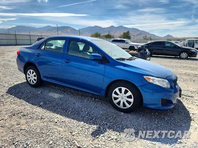 Czwarte zdjęcie samochodu z boku: 2010 TOYOTA COROLLA LE VIN:1NXBU4EEXAZ281805 - miniatura