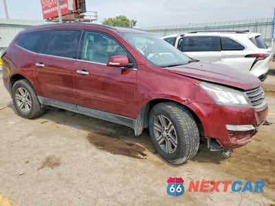 Czwarte zdjęcie samochodu z boku: 2017 CHEVROLET TRAVERSE LT VIN:1GNKVGKD6HJ312176 - miniatura