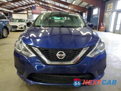 Piąte zdjęcie samochodu w środku: 2018 NISSAN SENTRA SV VIN:3N1AB7AP1JY340903 - miniatura