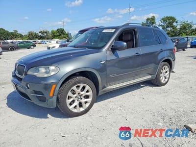 2013 BMW X5 XDRIVE35I 5UXZV4C5XD0B04705 - główne zdjęcie licytacji z USA - miniatura