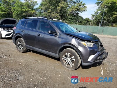 Czwarte zdjęcie samochodu z boku: 2016 TOYOTA RAV4 LE VIN:JTMZFREV0GJ070780 - miniatura