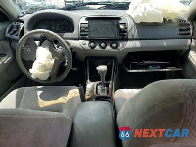 Zdjęcie 8 z 13 samochodu: 2003 TOYOTA CAMRY LE VIN:4T1BE32K03U196475 - miniatura