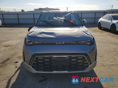 Piąte zdjęcie samochodu w środku: 2023 KIA SOUL GT LINE VIN:KNDJ53AU6P7846241 - miniatura