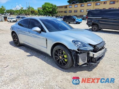 Czwarte zdjęcie samochodu z boku: 2020 PORSCHE PANAMERA 4 E-HYBRID VIN:WP0AE2A7XLL130562 - miniatura
