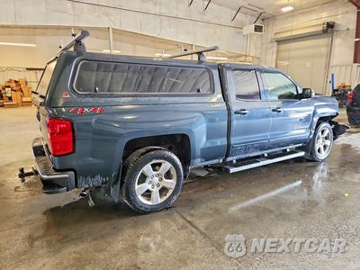 Trzecie zdjęcie samochodu z tyłu: 2018 CHEVROLET SILVERADO K1500 LT VIN:1GCVKREC1JZ233227 - miniatura