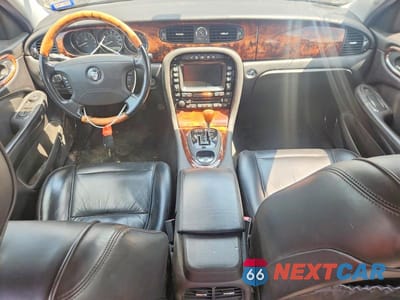 Zdjęcie 8 z 12 samochodu: 2007 JAGUAR XJ8 VIN:SAJWA71B67SH14329 - miniatura