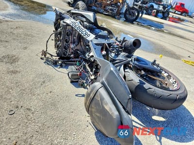 Zdjęcie 6 z 8 samochodu: 2006 SUZUKI GSX-R1000 VIN:JS1GT76A762107424 - miniatura
