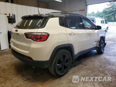Trzecie zdjęcie samochodu z tyłu: 2021 JEEP COMPASS LATITUDE VIN:3C4NJDBB1MT533671 - miniatura