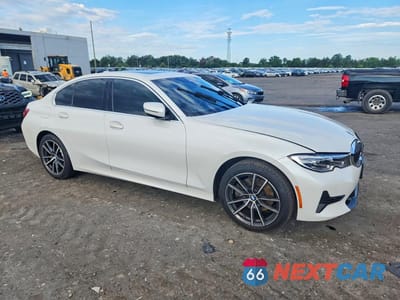 Czwarte zdjęcie samochodu z boku: 2021 BMW 3ER 330XI VIN:3MW5R7J02M8B63311 - miniatura