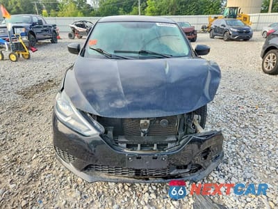 Piąte zdjęcie samochodu w środku: 2018 NISSAN SENTRA S VIN:3N1AB7AP7JY301975 - miniatura