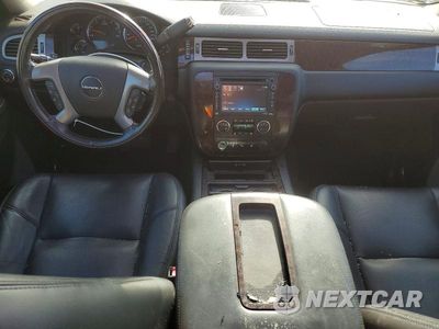 Zdjęcie 8 z 13 samochodu: 2013 GMC YUKON XL DENALI VIN:1GKS2MEF4DR166034 - miniatura