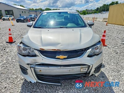 Piąte zdjęcie samochodu w środku: 2020 CHEVROLET SONIC PREMIER VIN:1G1JF5SB3L4111470 - miniatura
