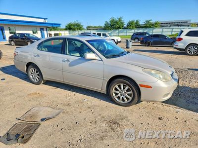 Czwarte zdjęcie samochodu z boku: 2003 LEXUS ES 300 VIN:JTHBF30G136019582 - miniatura