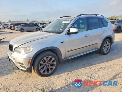 2013 BMW X5 XDRIVE35I 5UXZV4C57D0E12642 - główne zdjęcie licytacji z USA - miniatura