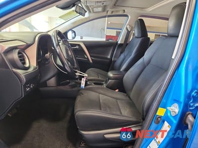 Zdjęcie 7 z 14 samochodu: 2016 TOYOTA RAV4 HV XLE VIN:JTMRJREV7GD007026 - miniatura
