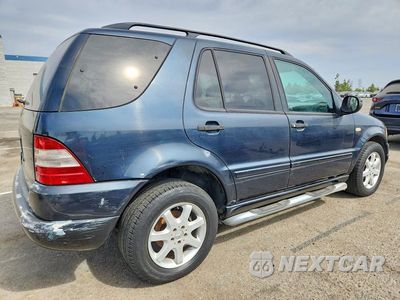 Trzecie zdjęcie samochodu z tyłu: 2000 MERCEDES-BENZ ML 320 VIN:4JGAB54E5YA195953 - miniatura