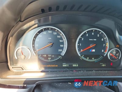 Zdjęcie 9 z 12 samochodu: 2014 BMW M5 VIN:WBSFV9C59ED593759 - miniatura