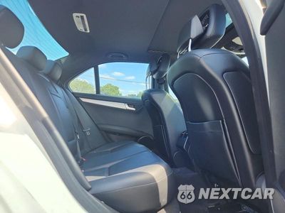 Zdjęcie 10 z 12 samochodu: 2013 MERCEDES-BENZ C 250 VIN:WDDGF4HB2DA767462 - miniatura