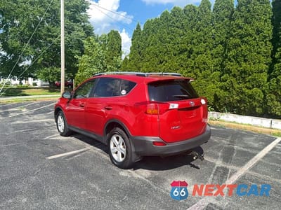 Trzecie zdjęcie samochodu z tyłu: 2013 TOYOTA RAV4 XLE VIN:JTMRFREV4D5024552 - miniatura