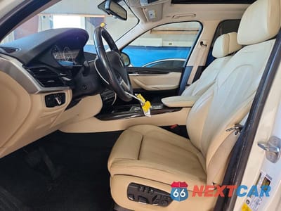 Zdjęcie 7 z 13 samochodu: 2016 BMW X5 XDR40E VIN:5UXKT0C57G0F74887 - miniatura