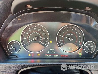 Zdjęcie 9 z 12 samochodu: 2018 BMW 330 XI VIN:WBA8D9C57JEM34484 - miniatura