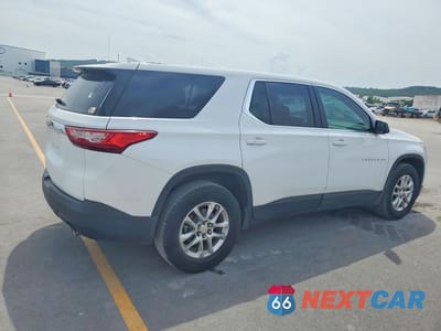 Trzecie zdjęcie samochodu z tyłu: 2019 CHEVROLET TRAVERSE LS VIN:1GNERFKW6KJ246975 - miniatura