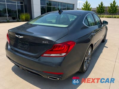 Czwarte zdjęcie samochodu z boku: 2019 GENESIS G70 3.3T DESIGN EDITION VIN:KMTG34LE8KU015136 - miniatura