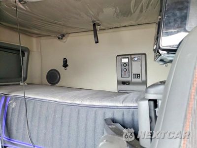 Zdjęcie 10 z 13 samochodu: 2024 VOLVO VNL SEMI TRUCK VIN:4V4NC9EH2RN660173 - miniatura