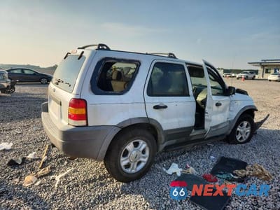 Trzecie zdjęcie samochodu z tyłu: 2002 FORD ESCAPE XLT VIN:1FMYU03152KB98914 - miniatura
