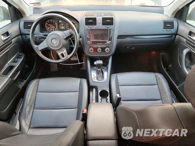Zdjęcie 8 z 12 samochodu: 2010 VOLKSWAGEN JETTA VIN:3VWRA7AJ4AM024382 - miniatura