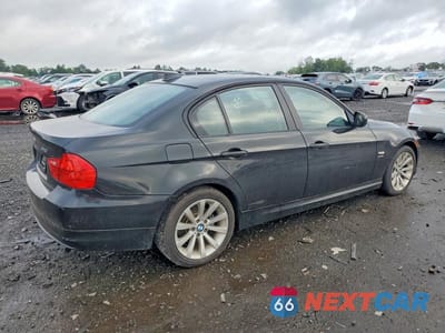 Trzecie zdjęcie samochodu z tyłu: 2011 BMW 328 XI VIN:WBAPK7C58BA972626 - miniatura