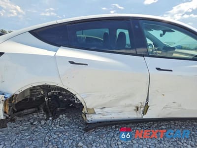 Zdjęcie 10 z 12 samochodu: 2023 TESLA MODEL Y VIN:7SAYGDEE2PA081024 - miniatura