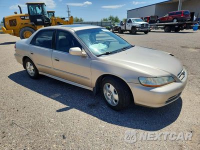 Czwarte zdjęcie samochodu z boku: 2001 HONDA ACCORD EX VIN:1HGCG165X1A082561 - miniatura