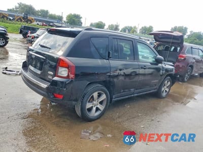 Trzecie zdjęcie samochodu z tyłu: 2017 JEEP COMPASS LATITUDE VIN:1C4NJCEB4HD163088 - miniatura