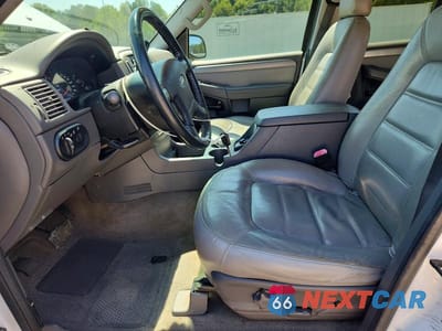 Zdjęcie 7 z 13 samochodu: 2004 FORD EXPLORER XLT VIN:1FMZU63K04UB98441 - miniatura