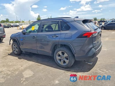 Drugie zdjęcie samochodu z przodu: 2022 TOYOTA RAV4 XLE VIN:2T3P1RFV9NW301033 - miniatura