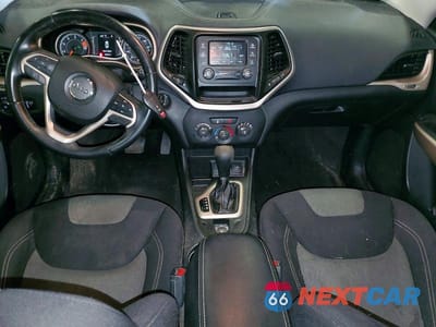 Zdjęcie 8 z 13 samochodu: 2018 JEEP CHEROKEE LATITUDE VIN:1C4PJLCB3JD538521 - miniatura