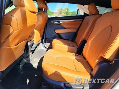 Zdjęcie 11 z 13 samochodu: 2026 TOYOTA HIGHLANDER PLATINUM VIN:5TDKDRBH9TS597705 - miniatura