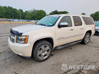2010 CHEVROLET SUBURBAN K1500 LTZ 1GNUKKE31AR273981 - główne zdjęcie licytacji z USA - miniatura