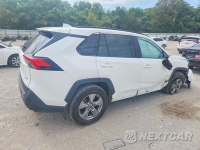 Trzecie zdjęcie samochodu z tyłu: 2024 TOYOTA RAV4 XLE VIN:2T3W1RFV7RW348532 - miniatura