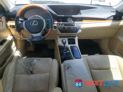 Zdjęcie 8 z 12 samochodu: 2013 LEXUS ES 300H VIN:JTHBW1GG7D2020044 - miniatura