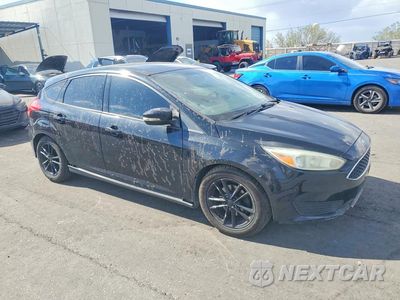 Czwarte zdjęcie samochodu z boku: 2015 FORD FOCUS SE VIN:1FADP3K26FL283482 - miniatura