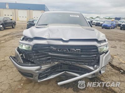 Piąte zdjęcie samochodu w środku: 2025 RAM 1500 LARAMIE VIN:1C6SRFJP8SN585288 - miniatura