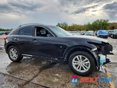 Czwarte zdjęcie samochodu z boku: 2016 INFINITI QX70 BASE VIN:JN8CS1MW6GM400549 - miniatura